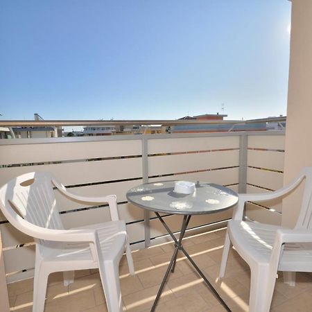 Condominio Bristol Bibione Exterior foto